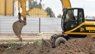 Выкопать яму экскаватором в Пскове от 916 руб. - 2Землекопа-Пск